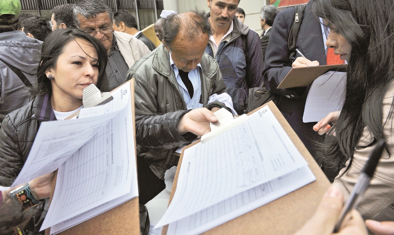 Grupos Significativos no tendrán que incluir nombre de fórmula vicepresidencial para recoger firmas