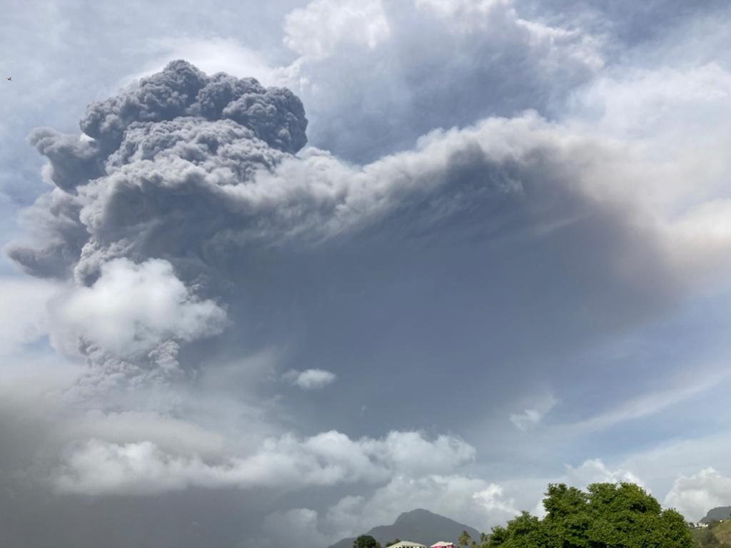 El volcán La Soufriere, en el noroeste de San Vicente y las Granadinas, sur del Caribe, registró una enorme erupción el pasado fin de semana.