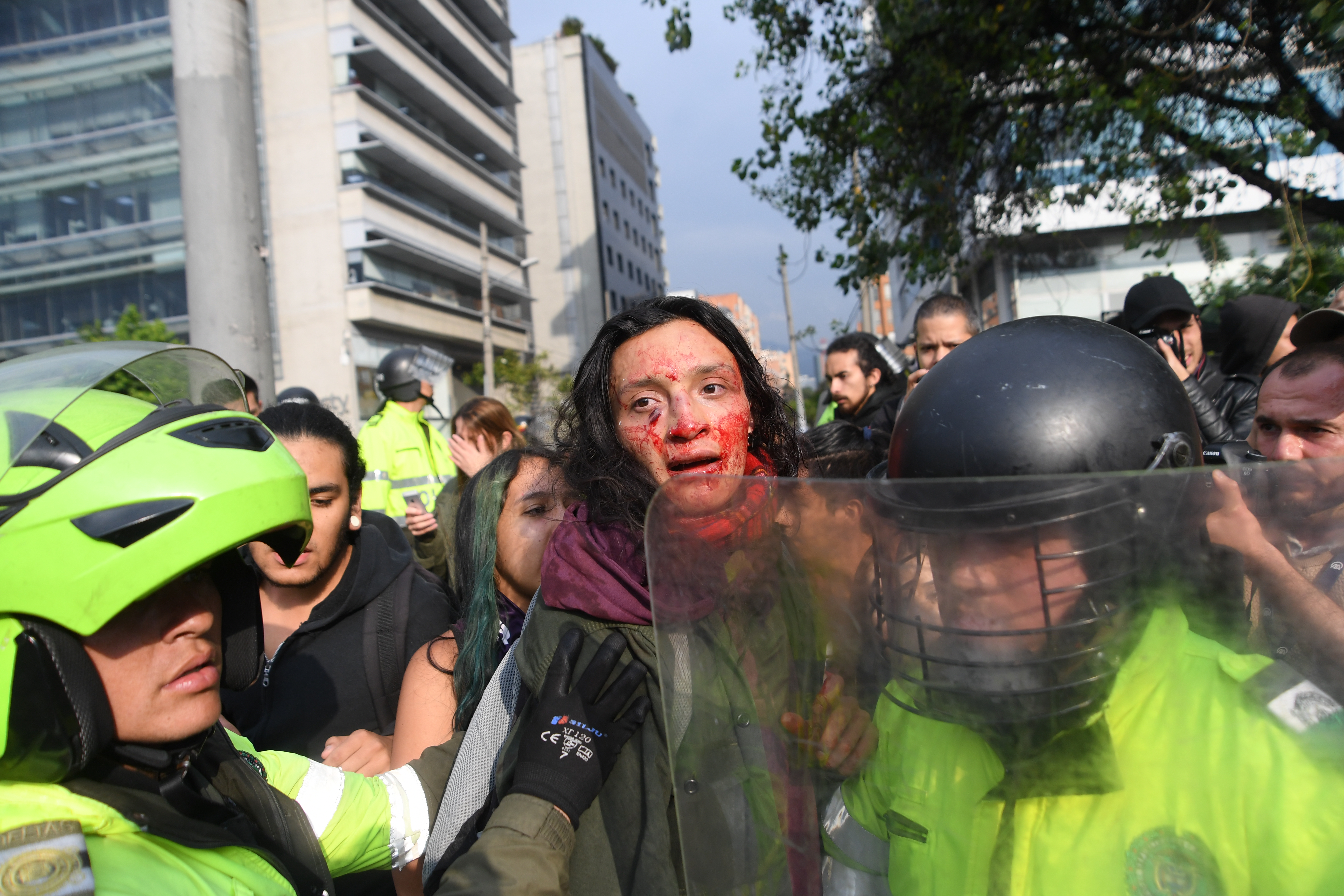 Denuncian excesos por parte del Esmad en las manifestaciones en Bogotá