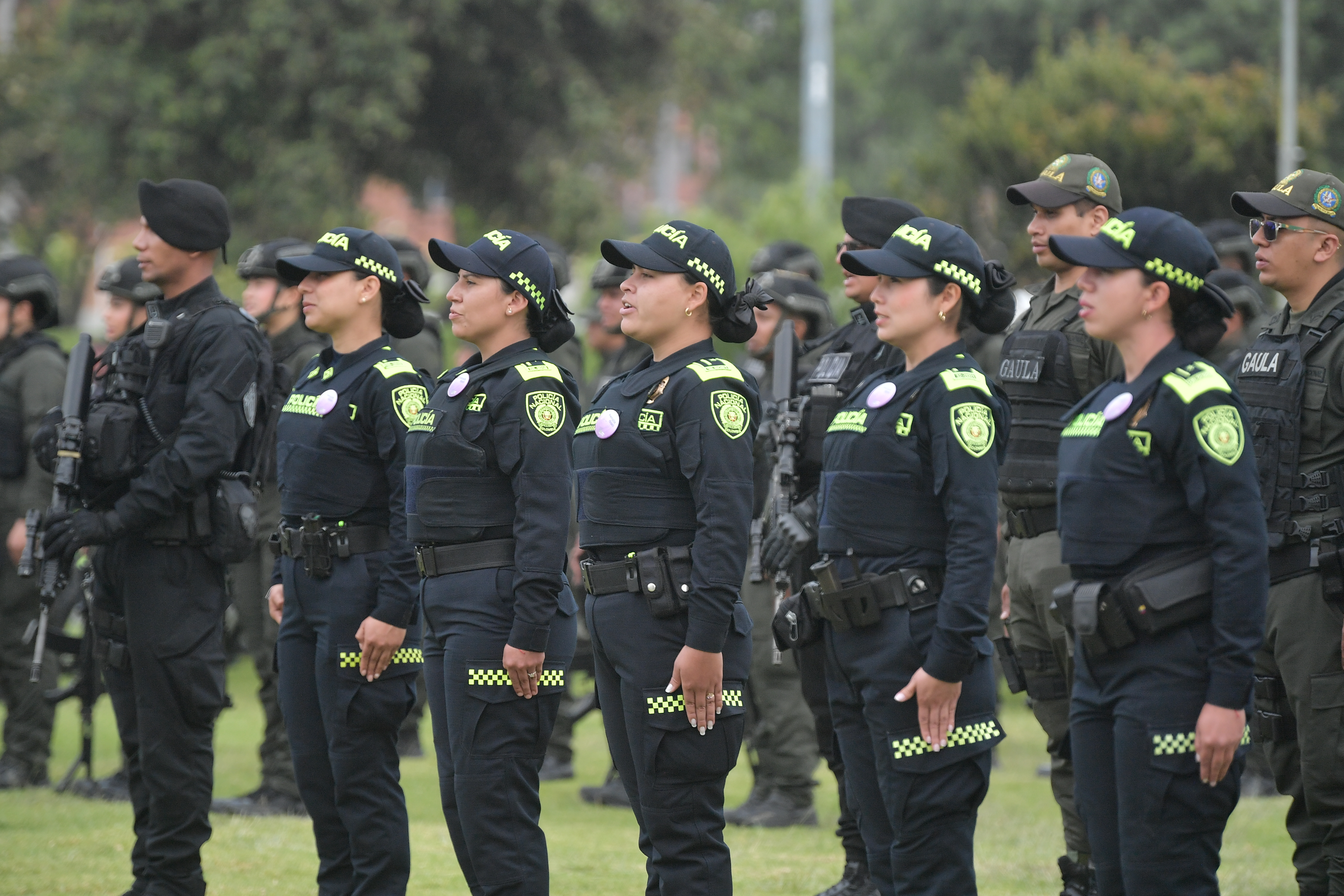 Presentación de 175 uniformados de la policía que entrarán a operar en Bogotá para combatir el Multicrimen en Bogotá.
