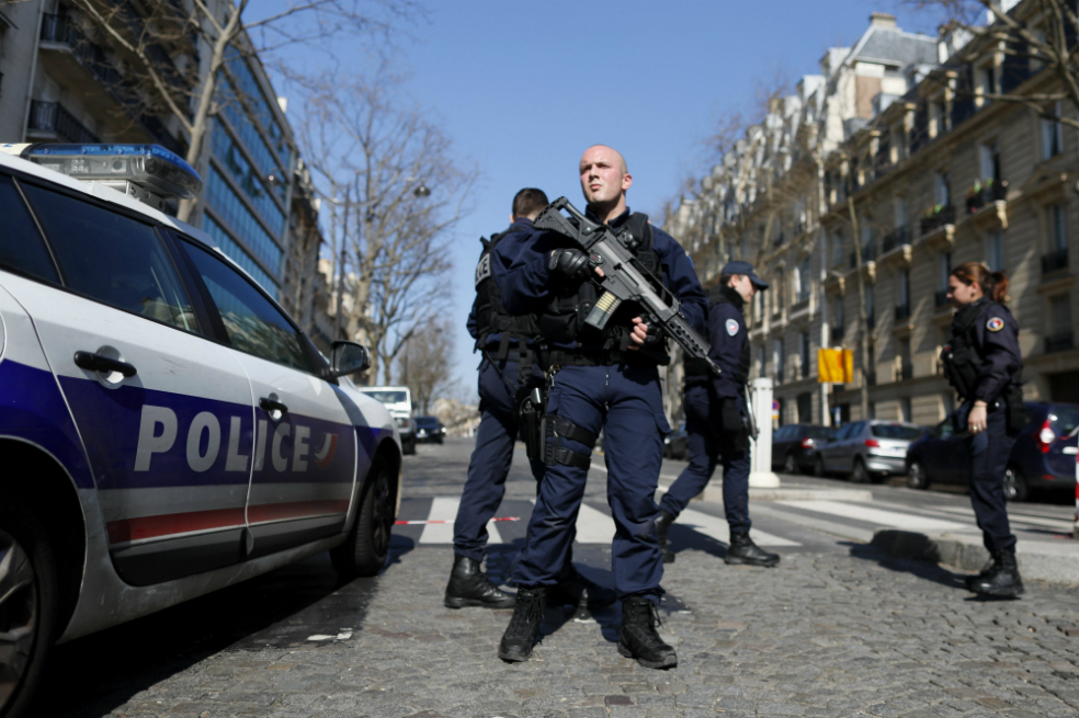 Tiroteo en escuela de Francia deja 10 heridos, entre esos el director