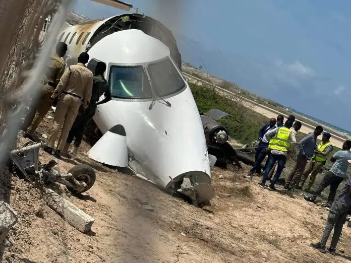 Avión se salió de la pista en Somalia tras un aterrizaje de emergencia