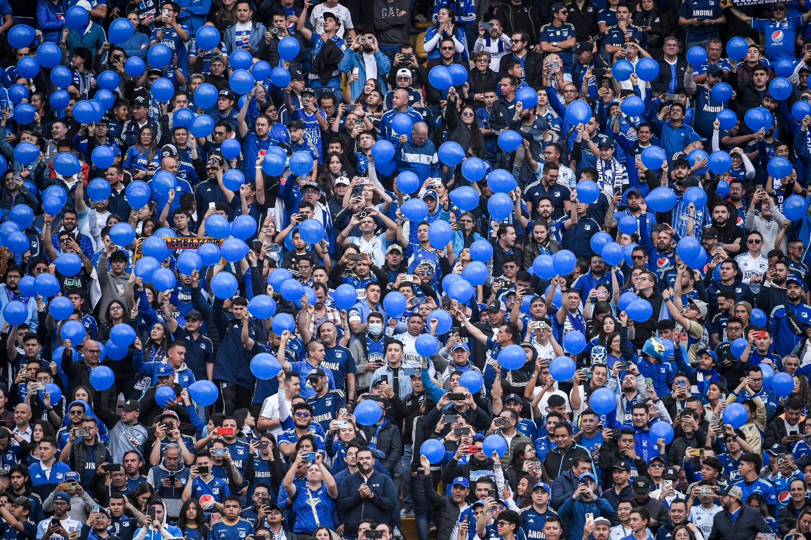 El Campín se vistió de azul para el enfrentamiento entre Millonarios y Flamengo por la fase de grupos de la Copa Libertadores.