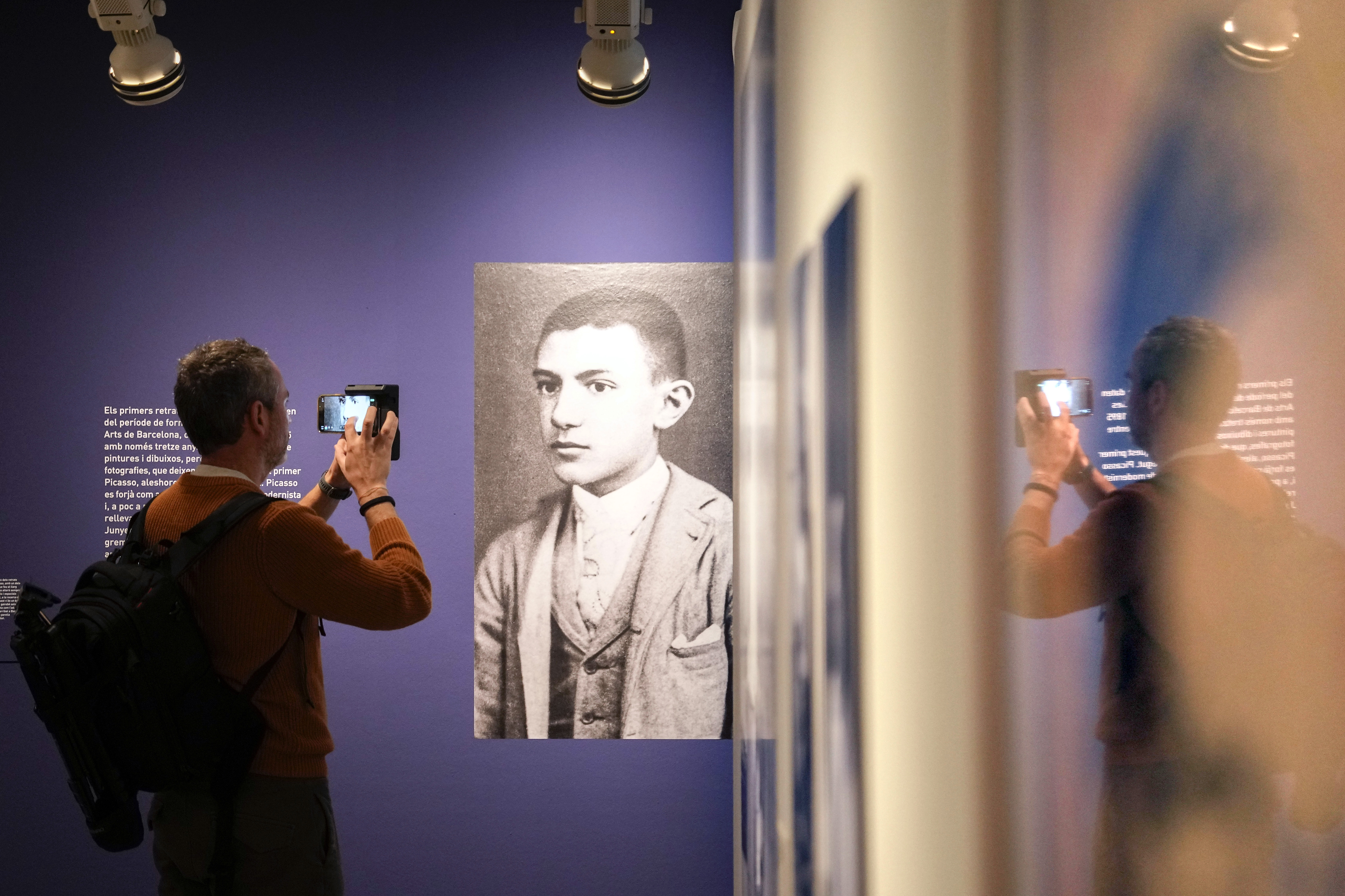 Una exposición en Barcelona evoca el Picasso que se convirtió en modelo retratado