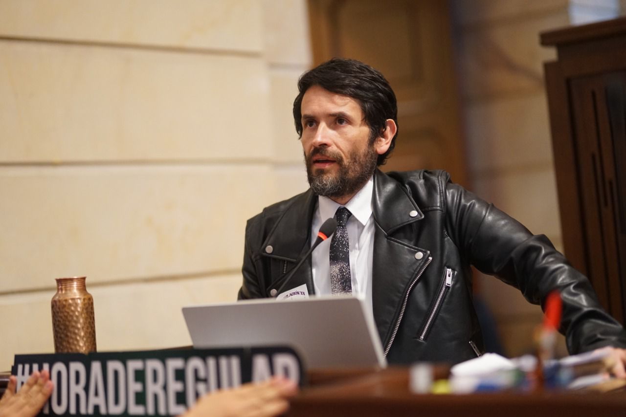 “Hay que quitarle el mercado de cannabis a los ilegales”: Juan Carlos Losada