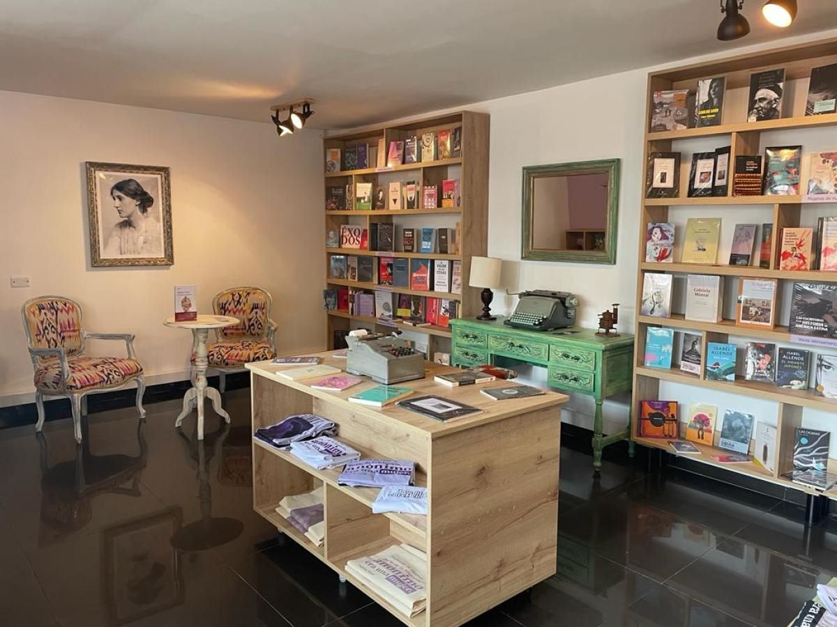 Librería Woolf, un espacio que reivindica las voces de las mujeres