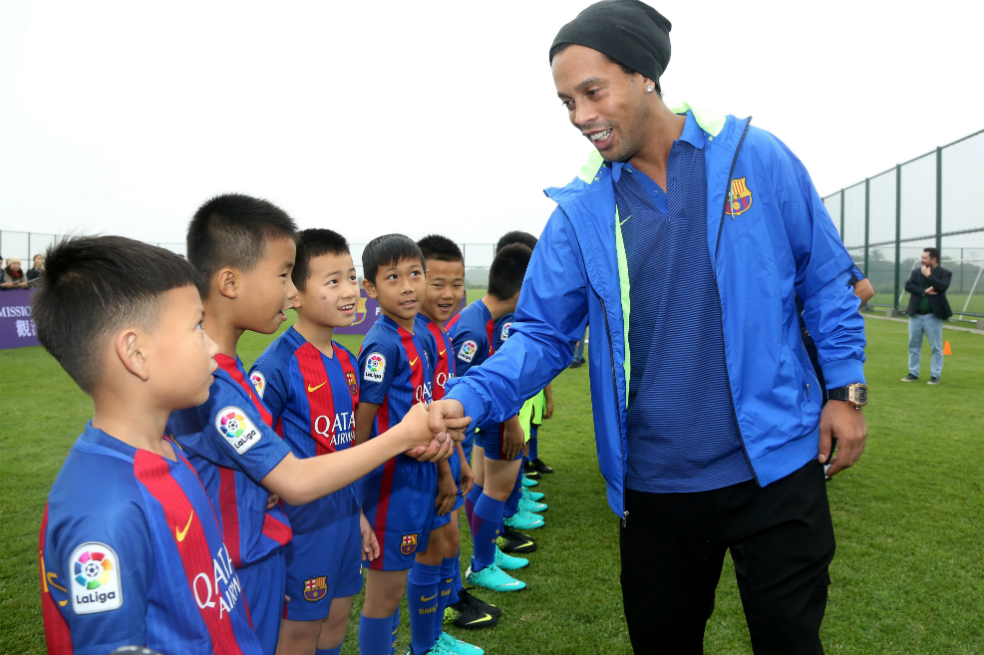 Barcelona selló un acuerdo para construir una escuela de fútbol en China