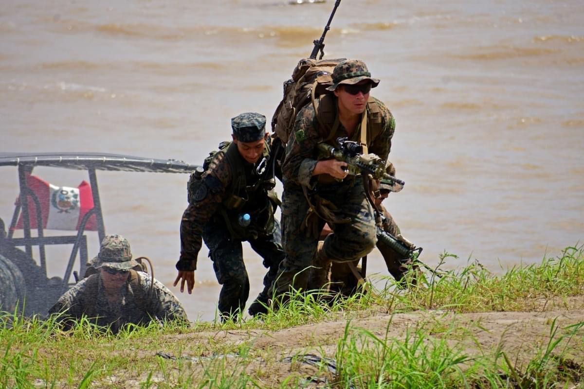 FFMM de Perú en el Amazonas.