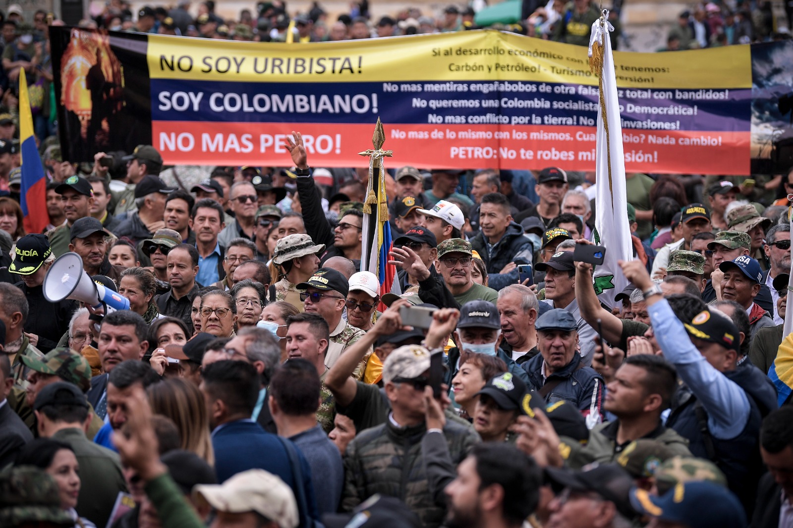 Exmilitares protestarán contra recientes decisiones de la JEP el Día de las Velitas