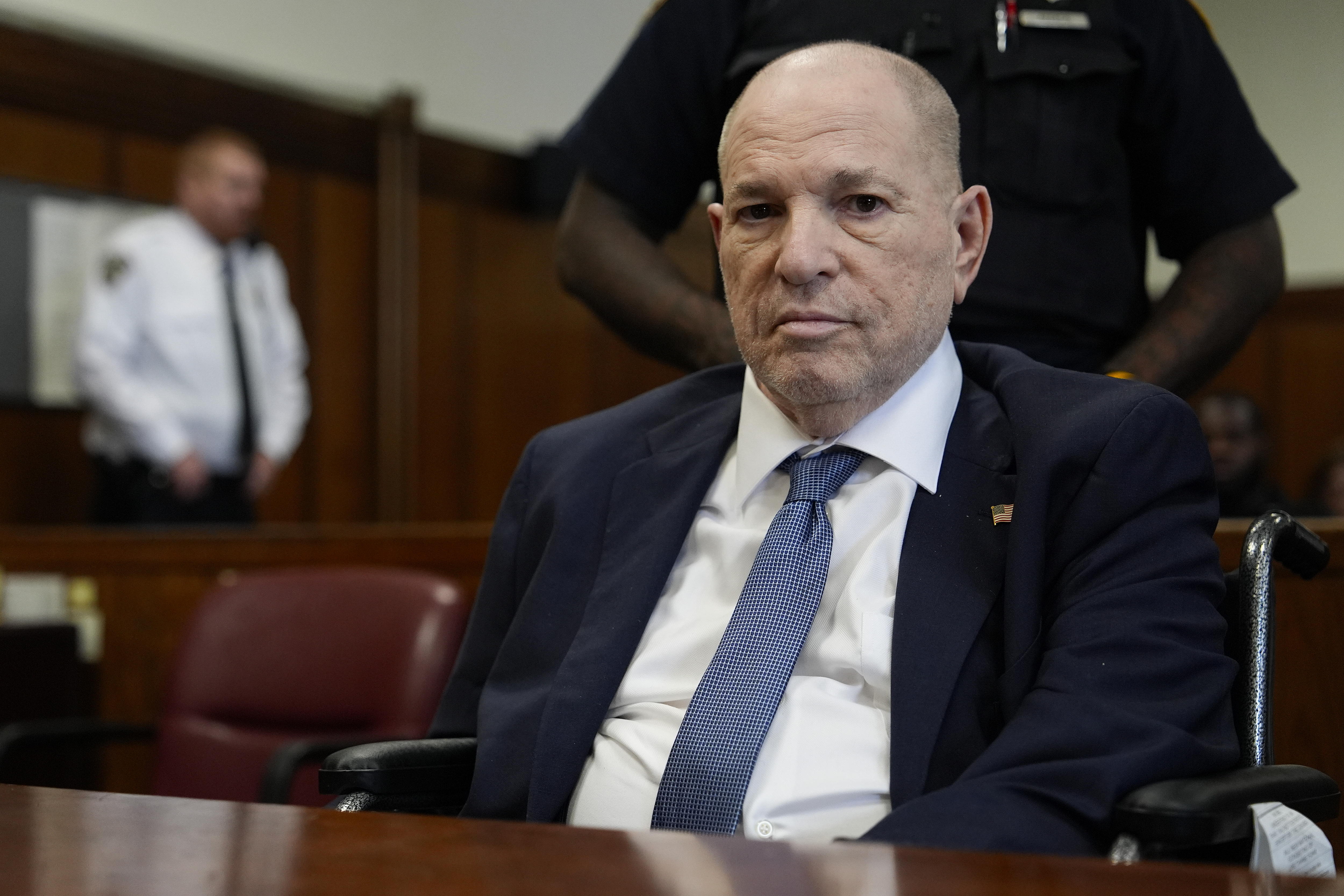 Harvey Weinstein tiene leucemia y recibe tratamiento en la cárcel