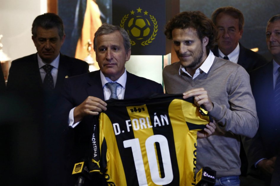 Forlán debutará en Peñarol contra el club que lo lanzó al profesionalismo