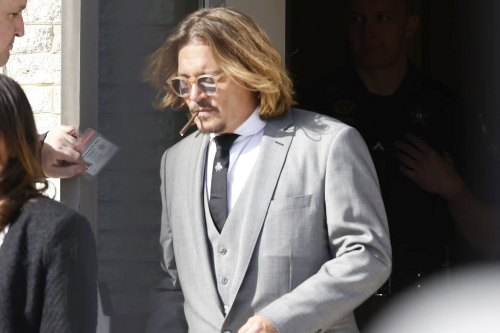 Johnny Deep se casó dos veces con Amber Heard, una en Los Ángeles y otra en su isla en Bahamas.
