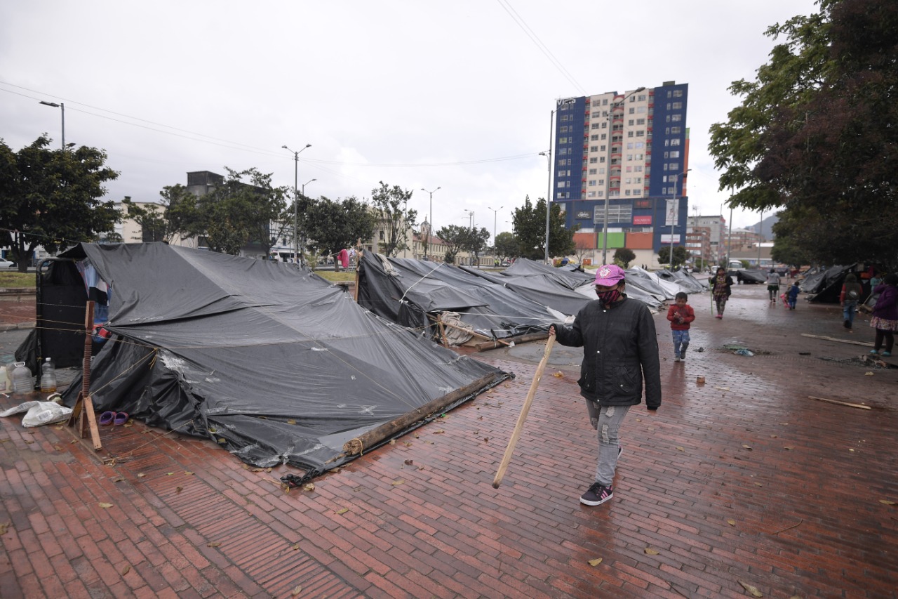 Los Embera no pasaron de la puerta de Corferias