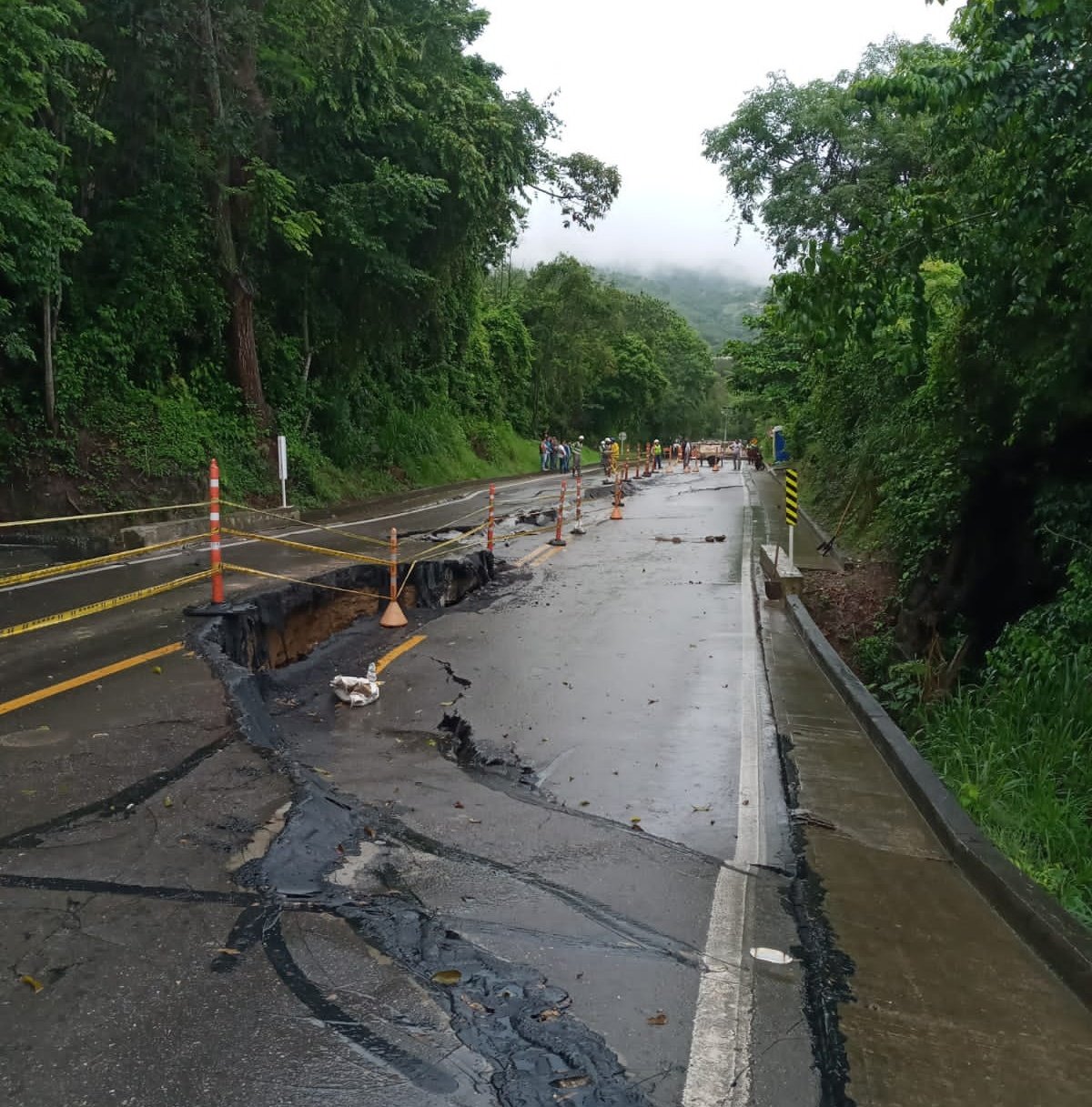 Anuncian cierre total de la vía que comunica a Apulo con Tocaima, en Cundinamarca