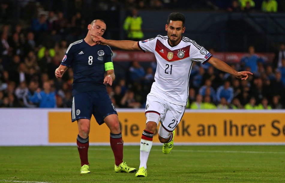 Müller y Gündogan dejan a Alemania a un paso de la Euro