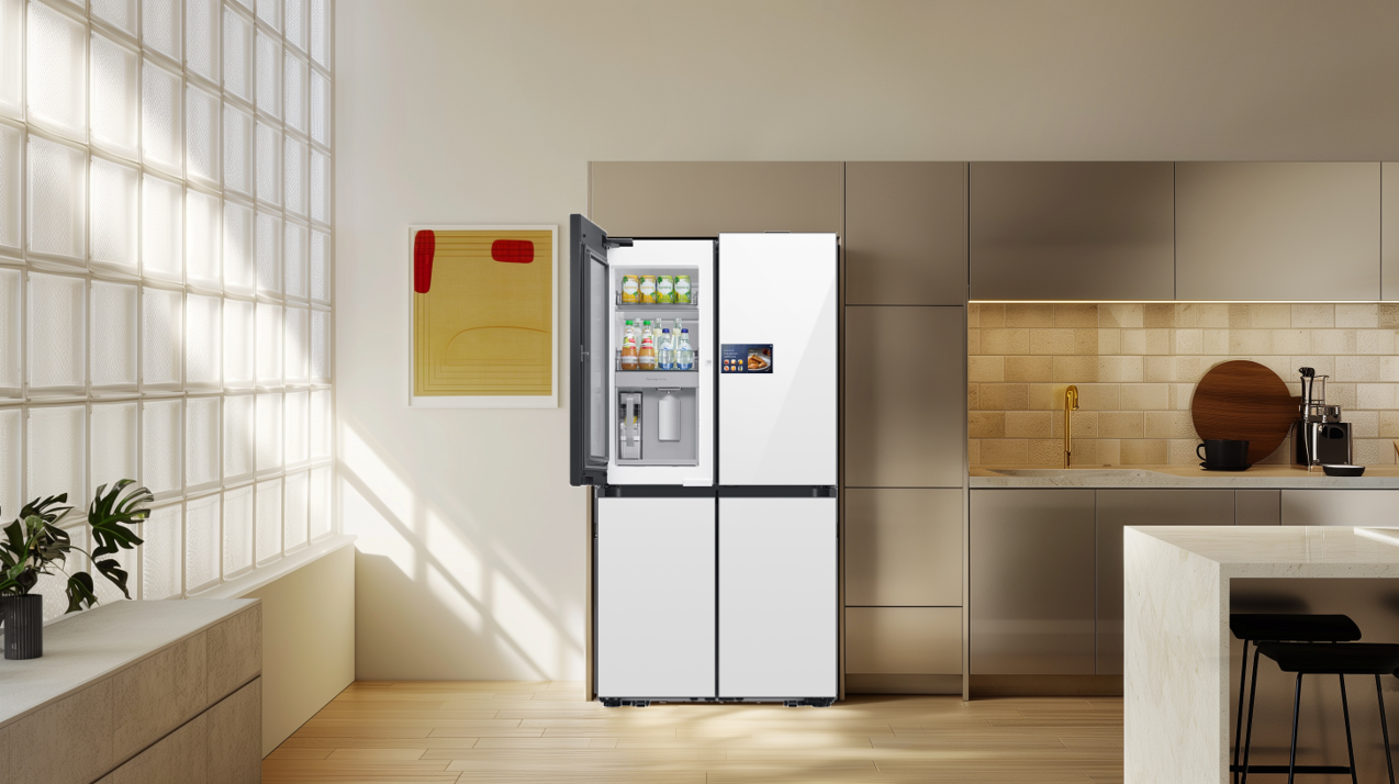 La nueva nevera Bespoke AI de Samsung es tan solo la punta del iceberg de la nueva movida de la compañía surcoreana en el mercado de los electrodomésticos inteligentes.