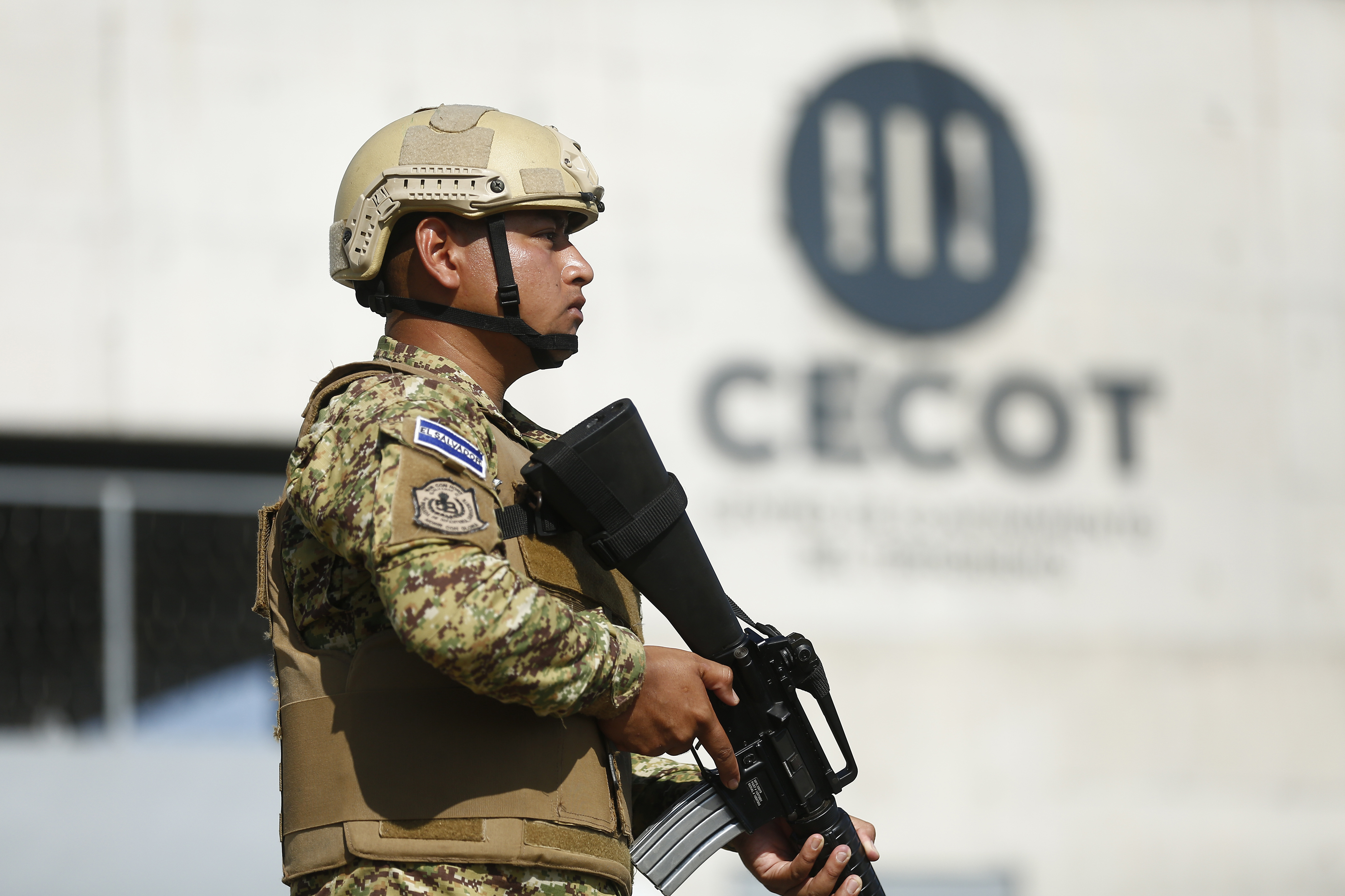 EE. UU.: Corte Suprema bloquea la orden de regresar a migrante deportado por error