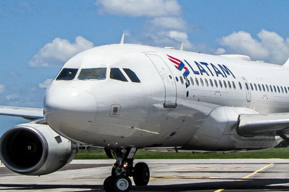 El mejor año de la historia de Latam Airlines aterriza en un país al límite
