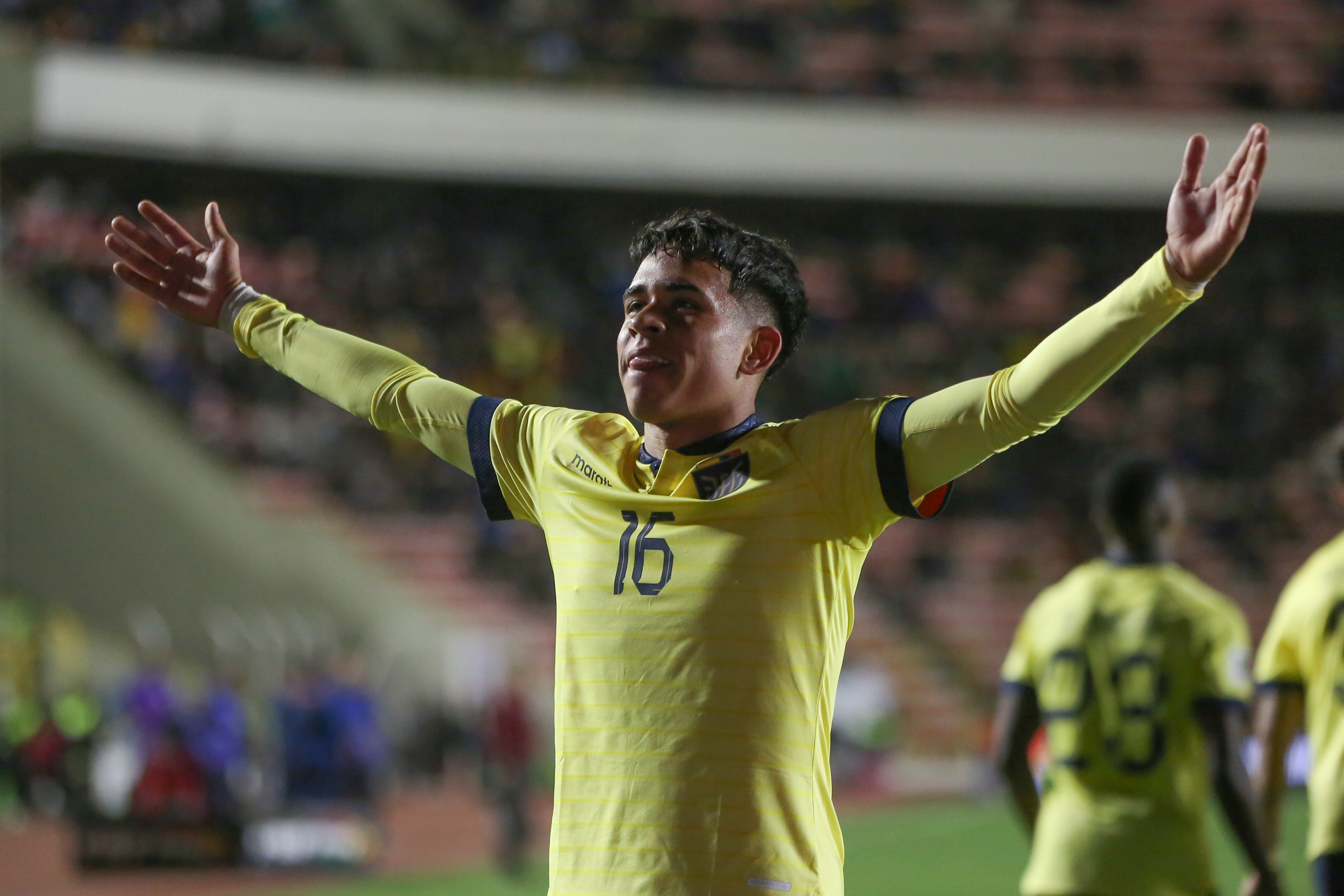 AMDEP473. LA PAZ (BOLIVIA), 12/10/2023.- Kendry Páez de Ecuador celebra su gol hoy, en un partido de las Eliminatorias Sudamericanas para la Copa Mundial de Fútbol 2026 entre Bolivia y Ecuador en el estadio Hernando Siles en La Paz (Bolivia). EFE/ Luis Gandarillas