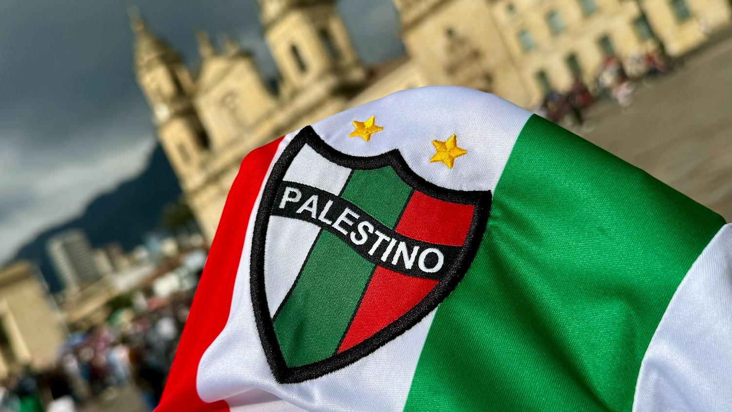 Así fue el tremendo recibimiento de Palestino en el aeropuerto El Dorado: video