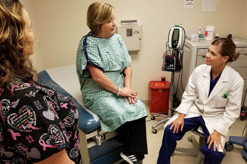 Terapia de reemplazo hormonal aumenta el riesgo de cáncer de seno el doble de lo esperado