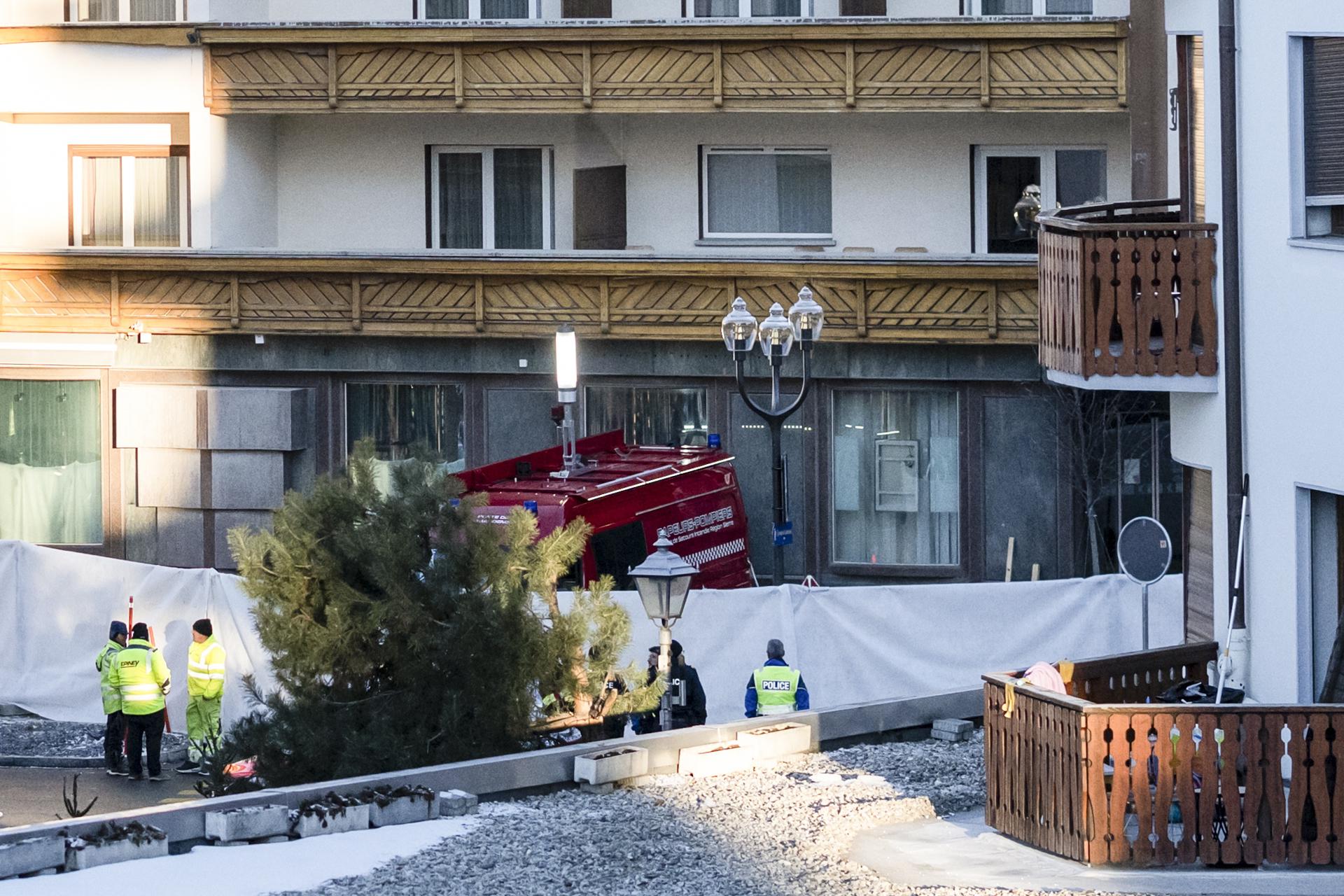 Varios muertos y heridos deja incendio de un bar en estación de esquí suiza