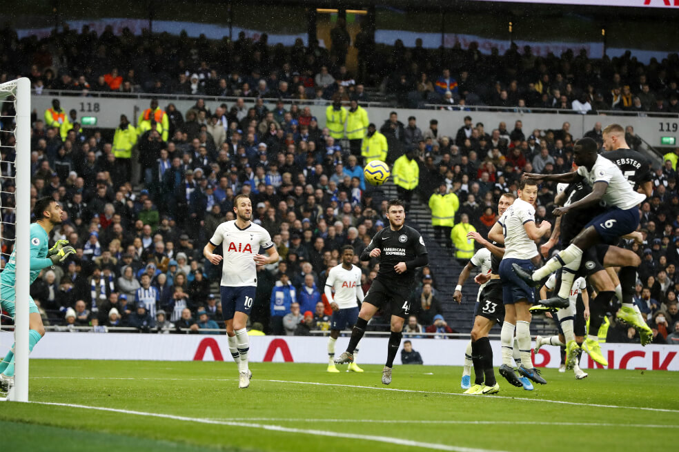 Dávinson Sánchez fue titular en la victoria del Tottenham ante el Brighton