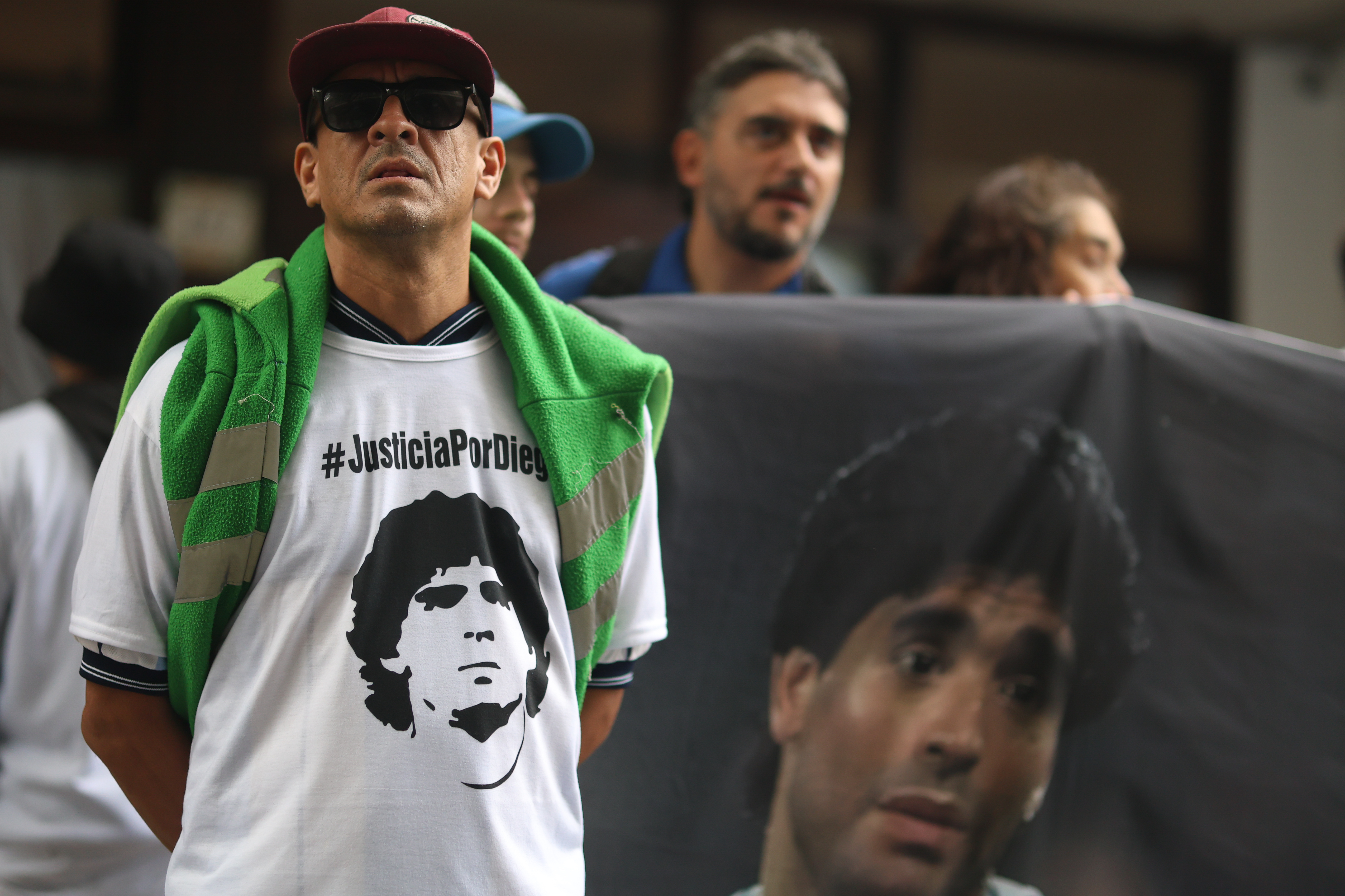 Hija de Maradona dice que médicos podrían haber “evitado” la muerte del Diez