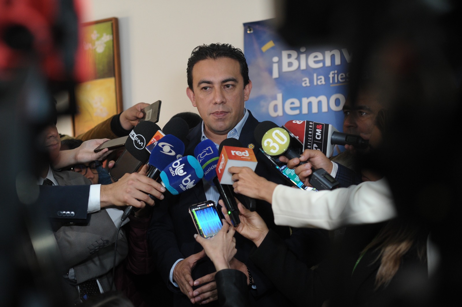 Gobierno negocia con grupos armados para ingreso de kits electorales: Registrador