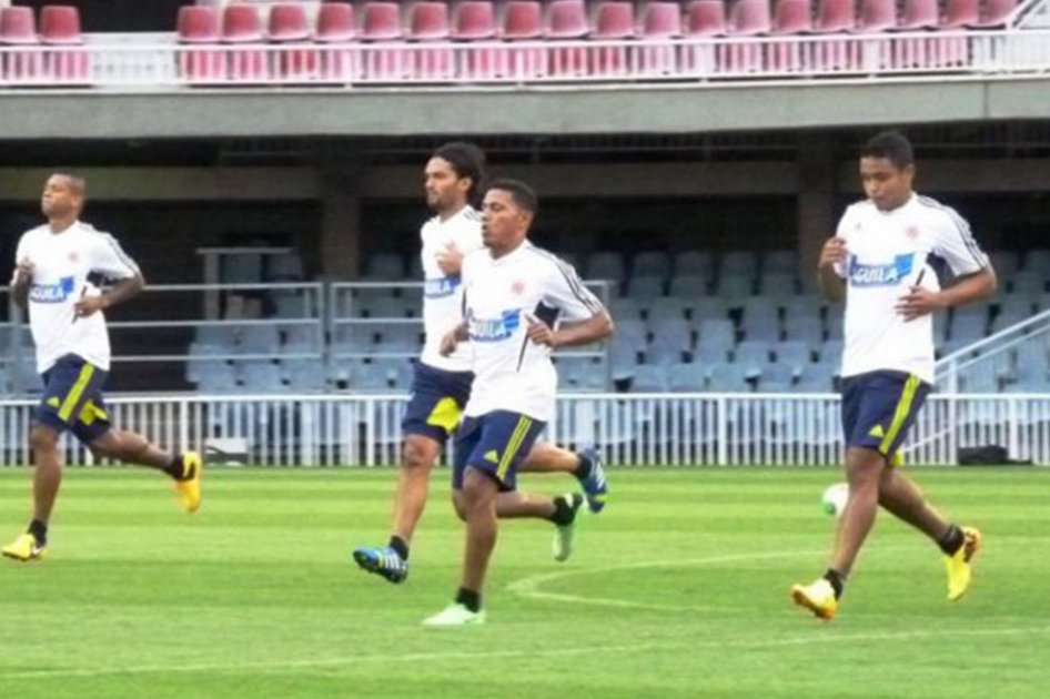 Colombia se entrena en Barranquilla con 14 jugadores