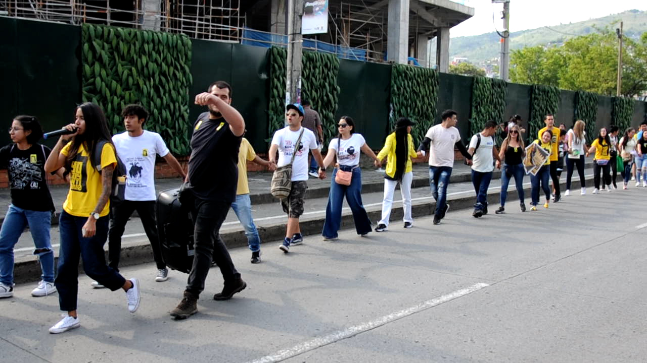 Animalistas protestan contra las corridas de toros en Cali