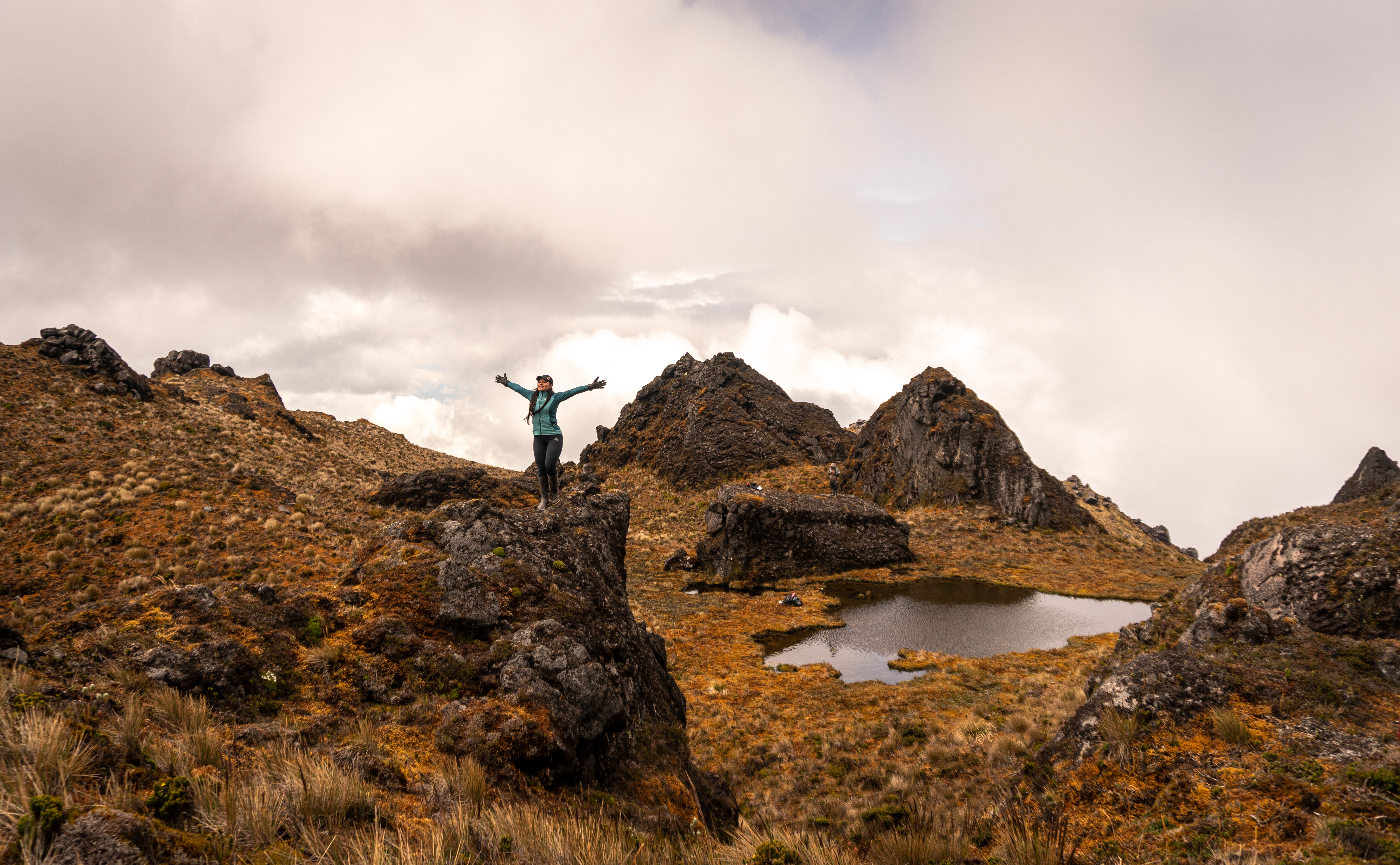 En el primer cráter del volcán Sotará, a ,ás de 4.000 m.s.n.m, se encuentra un complejo de lagunas.