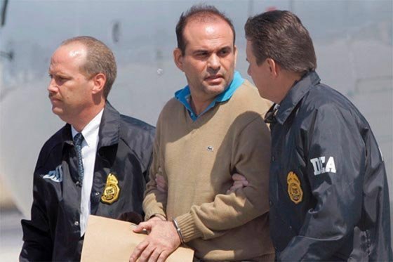 Mientras esperaba a ser extraditado, al exjefe paramilitar ya le dio COVID-19. 