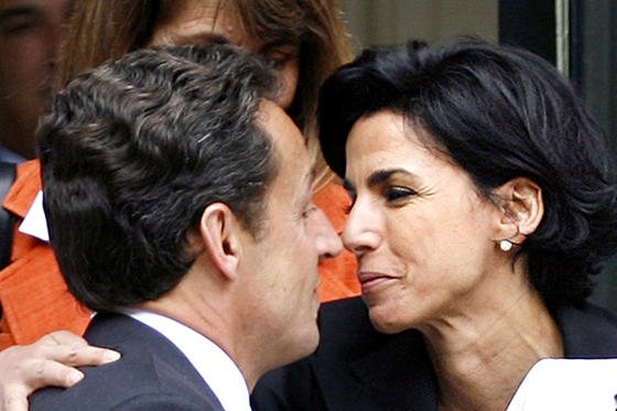 Rachida Dati niega haber alentado rumores de infidelidad de Sarkozy