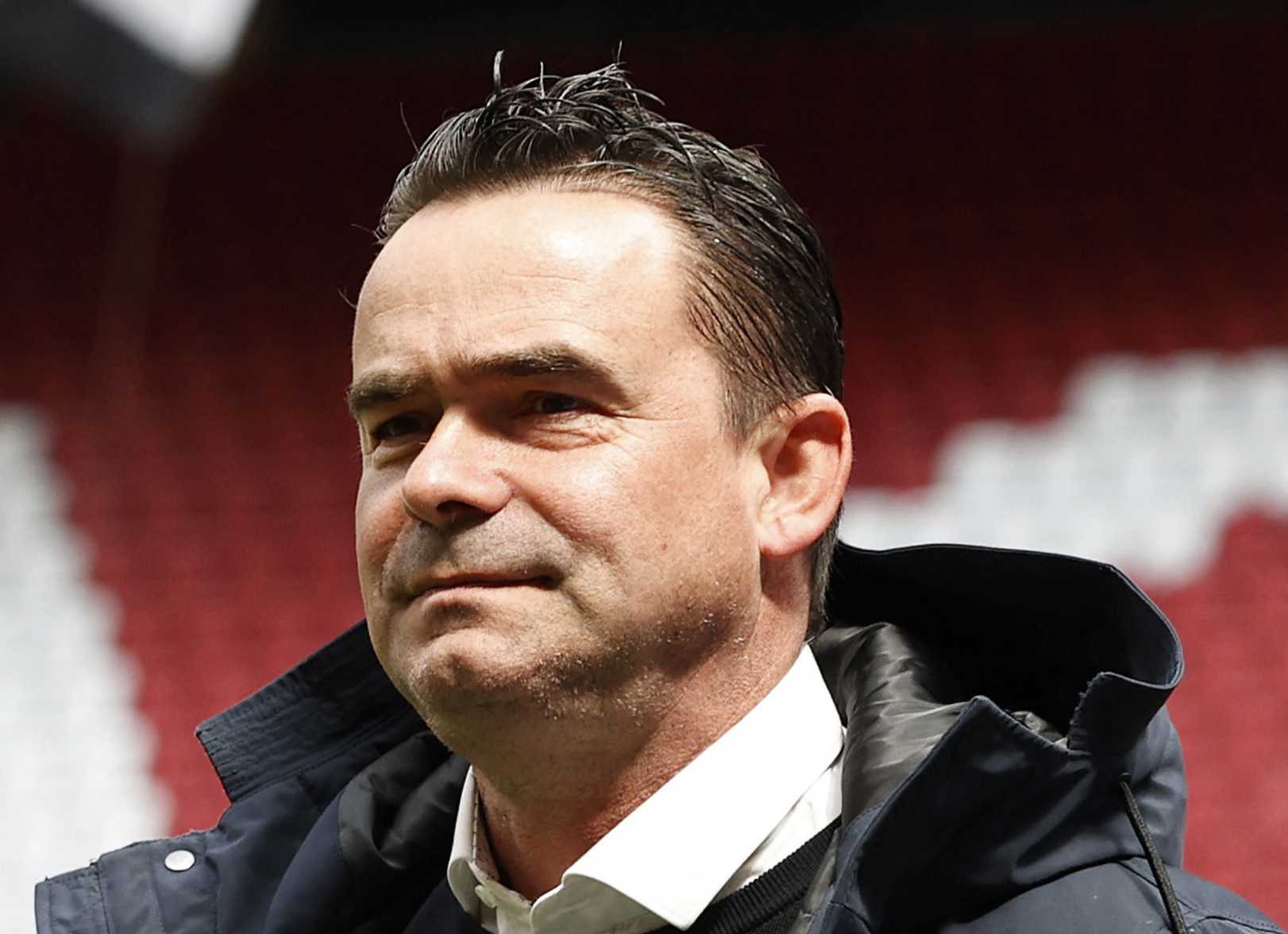 Exfutbolista Marc Overmars, internado por derrame cerebral leve