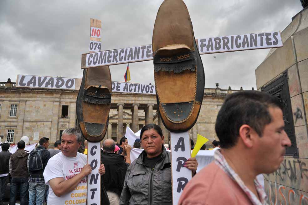 Zapateros, asfixiados por los chinos