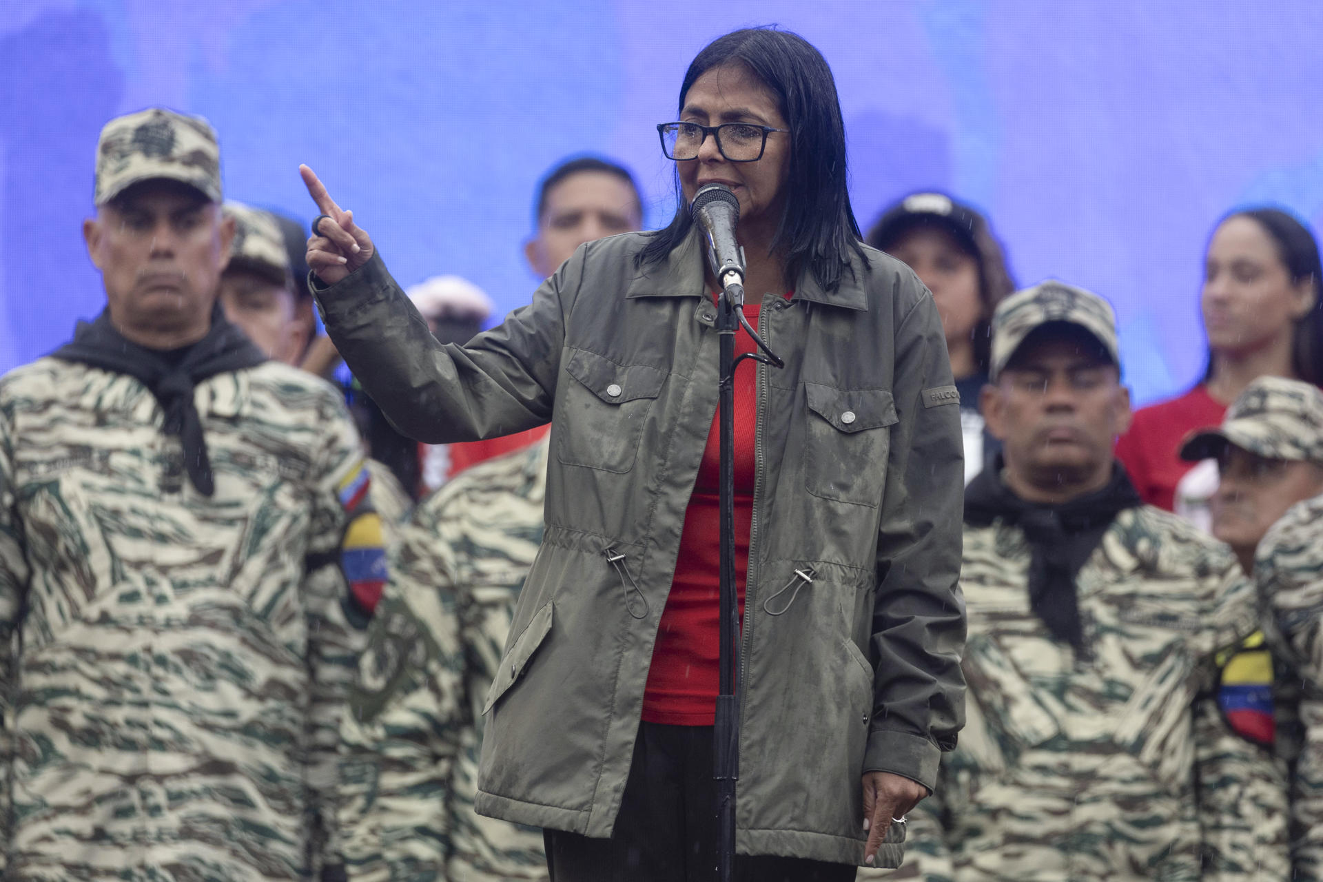Delcy Rodríguez impulsa cambios en el gabinete y nombra a Carlos Alvarado ministro de Salud