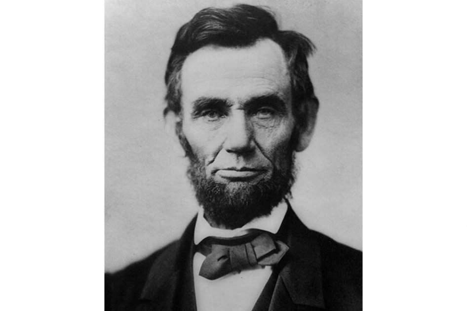 Subastan manuscrito de Lincoln en 2.2 millones de dólares