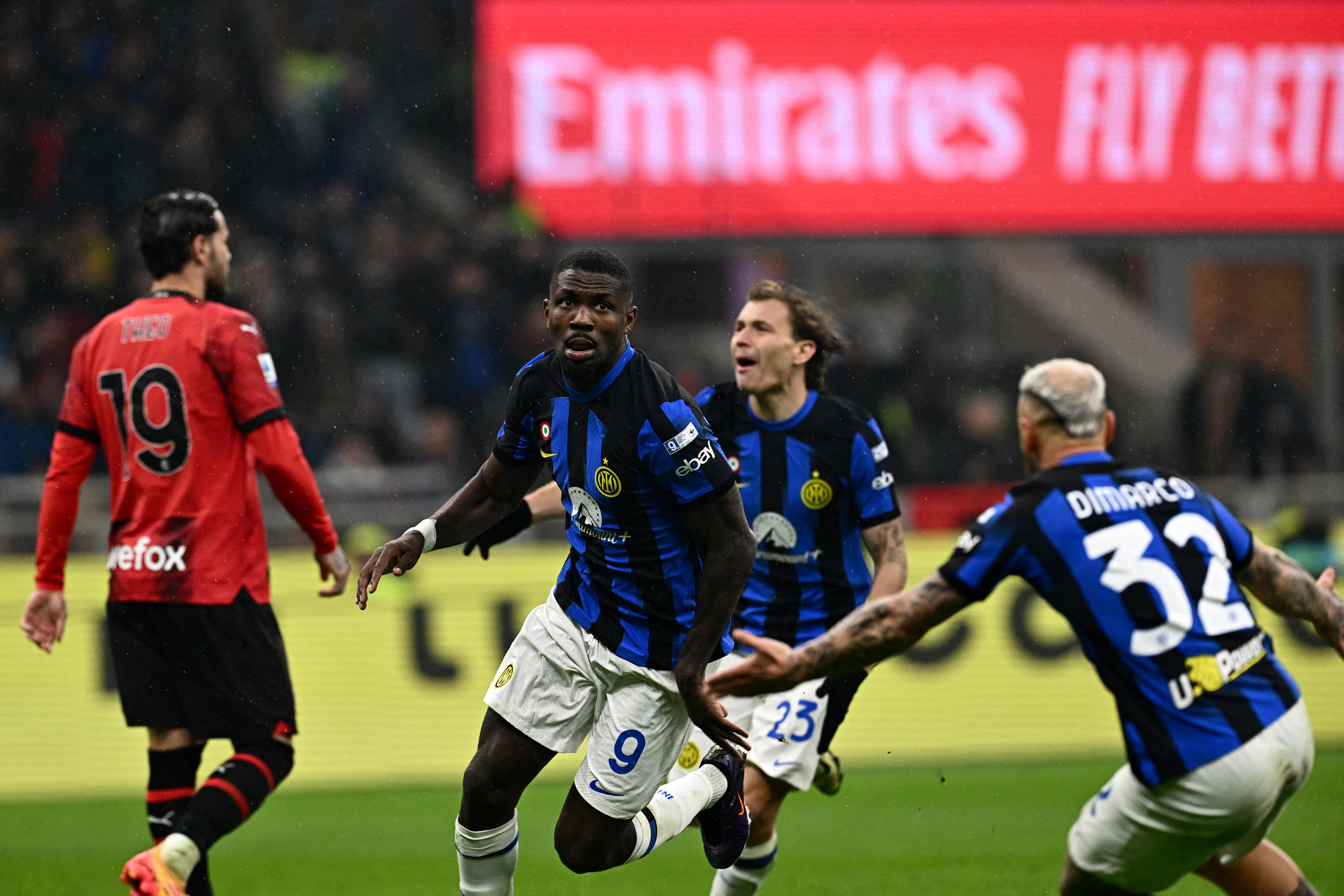 Frente a Milan y su hinchada, Inter consiguió su título número 20 en la liga italiana