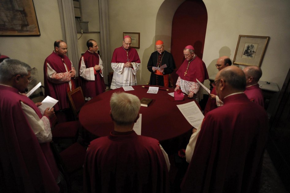 Avanza cuarta congregación de cardenales preparatoria del cónclave