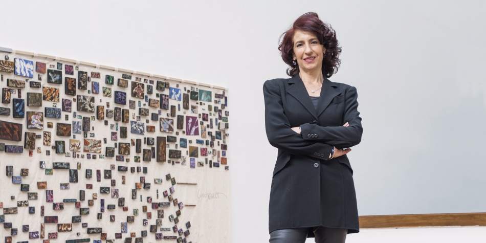 “El arte es una fuerza transformadora y conciliadora», Claudia Hakim