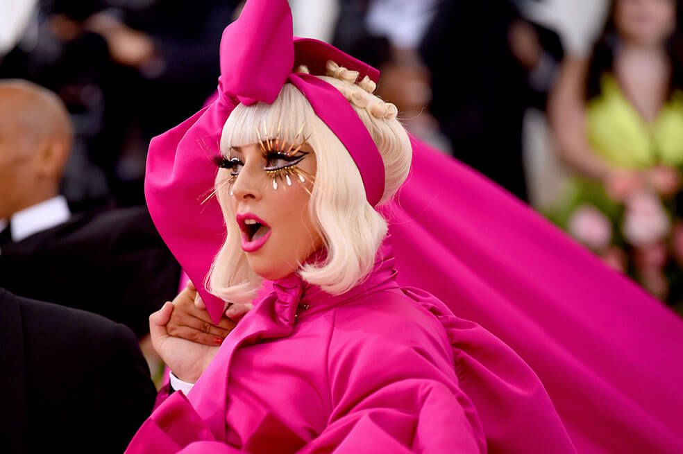 Conoce los lujosos gustos que se dan famosos como Lady Gaga y Miley Cyrus