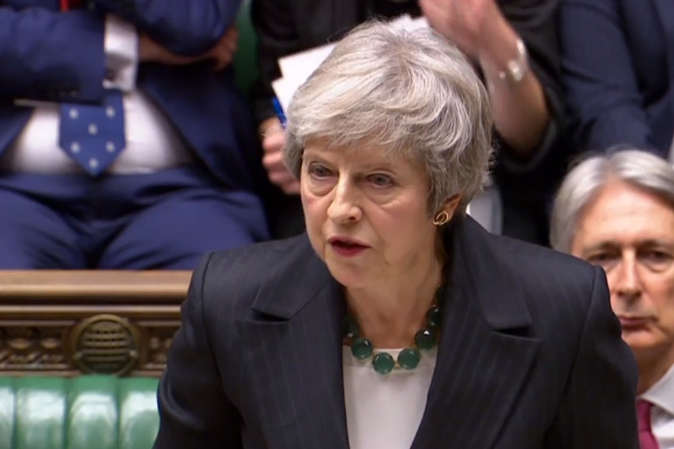 Tras “borrador” del brexit, dimiten ministros británicos en cadena