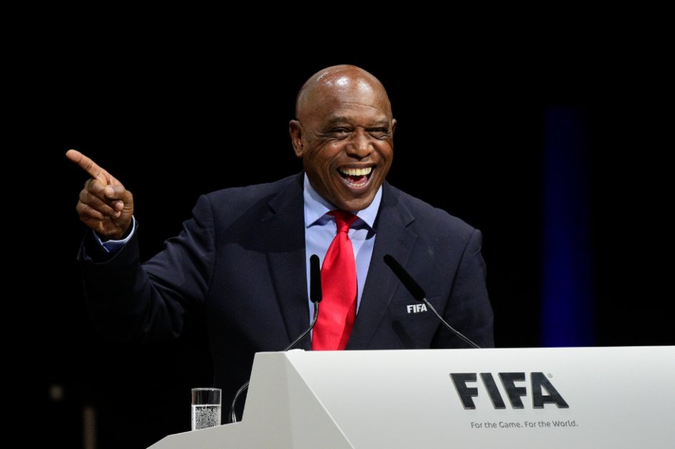Tokyo Sexwale se retiró de las elecciones FIFA