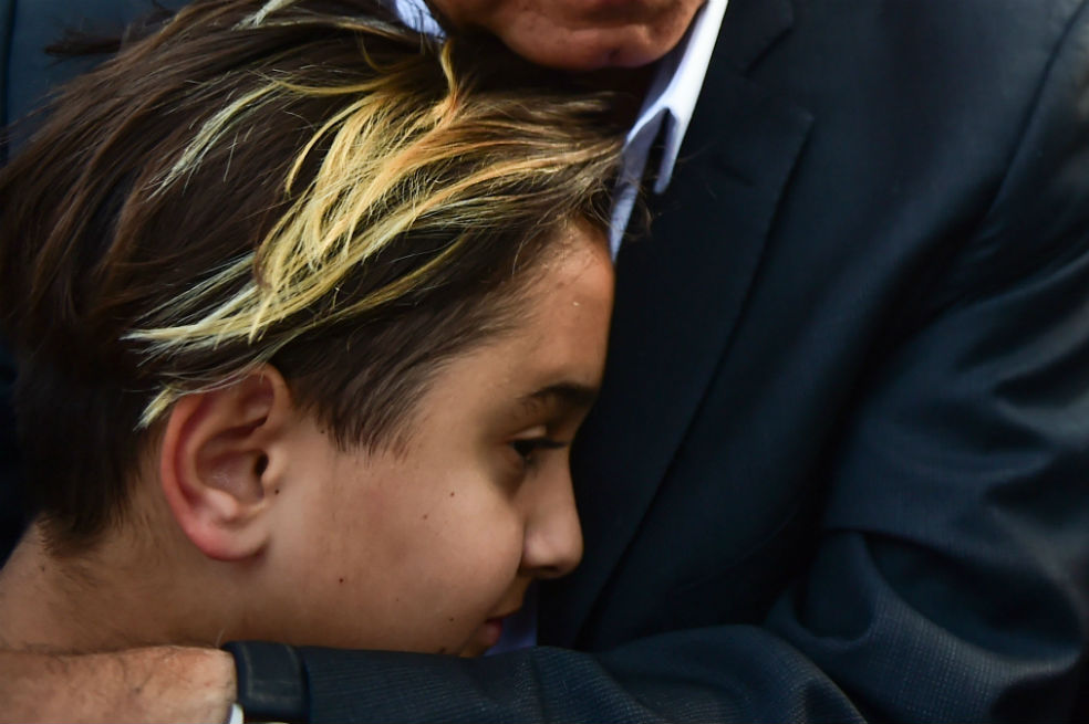Críticas al peinado del hijo de López Obrador enciende la polémica en México