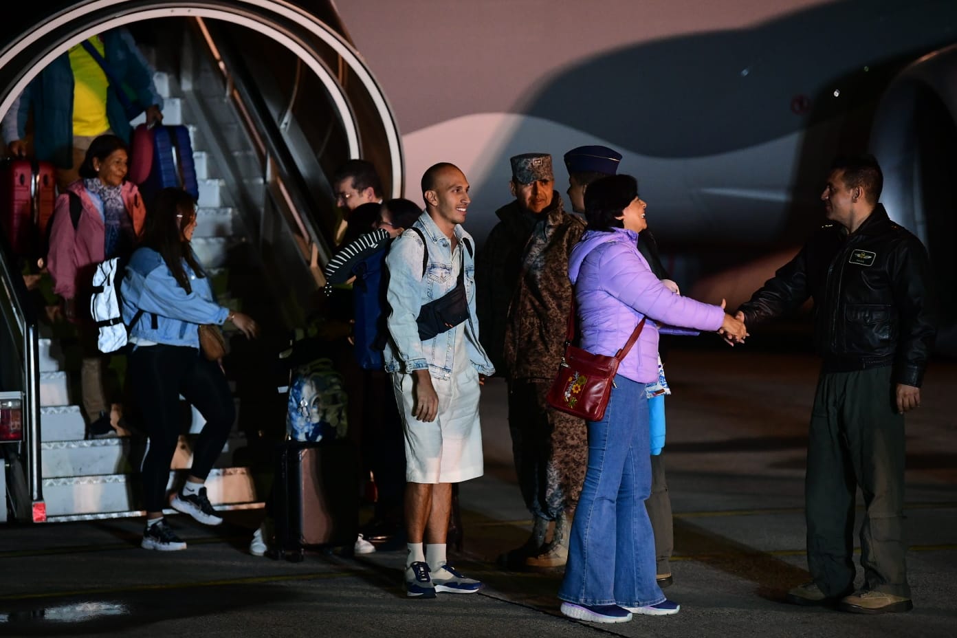 Llegada colombianos repatriados desde Israel