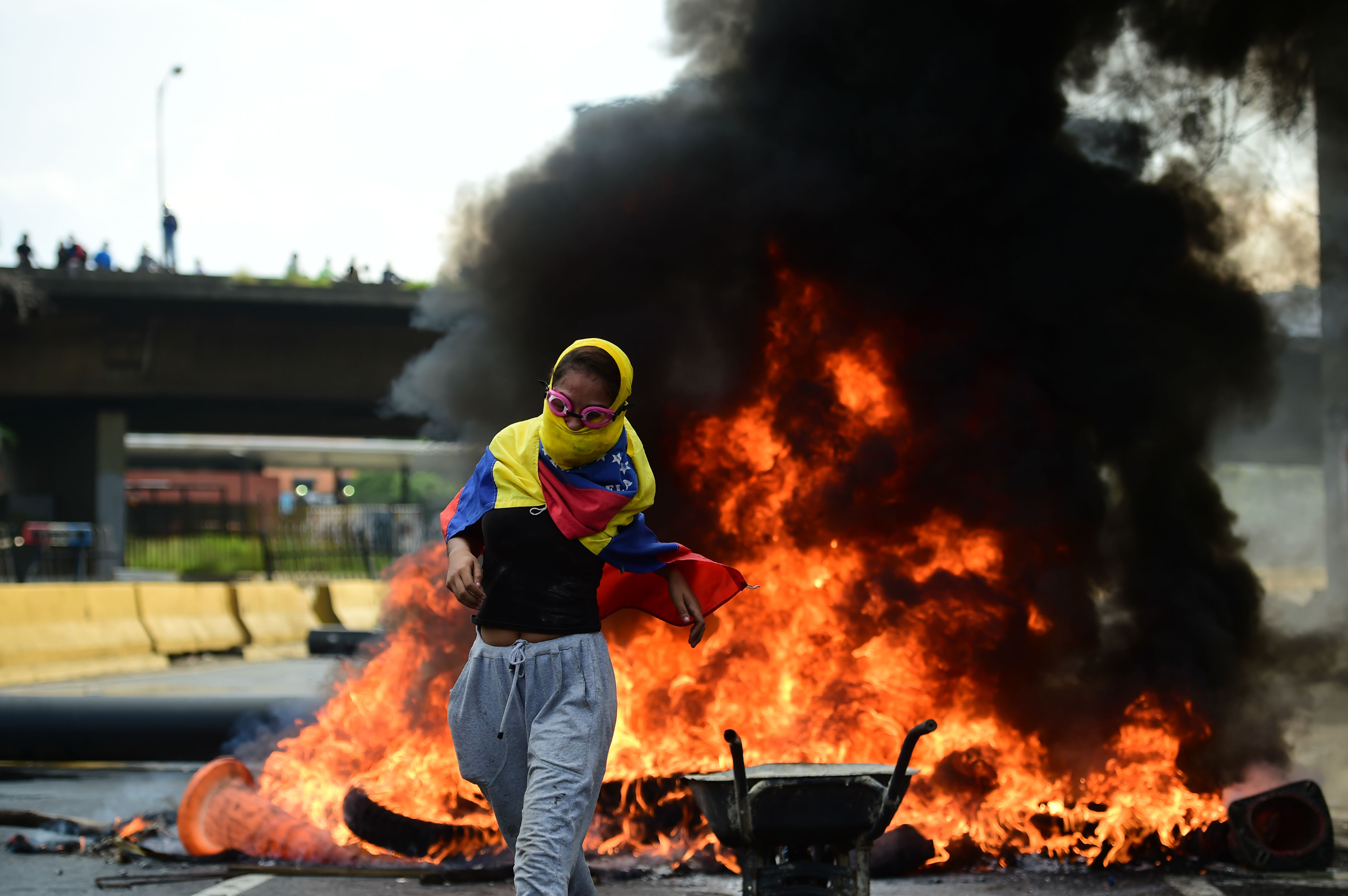 Tres fallecidos en protesta en Venezuela eleva a 24 muertes en un mes