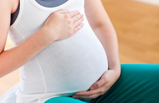 Inducir el parto podría aumentar el riesgo de autismo