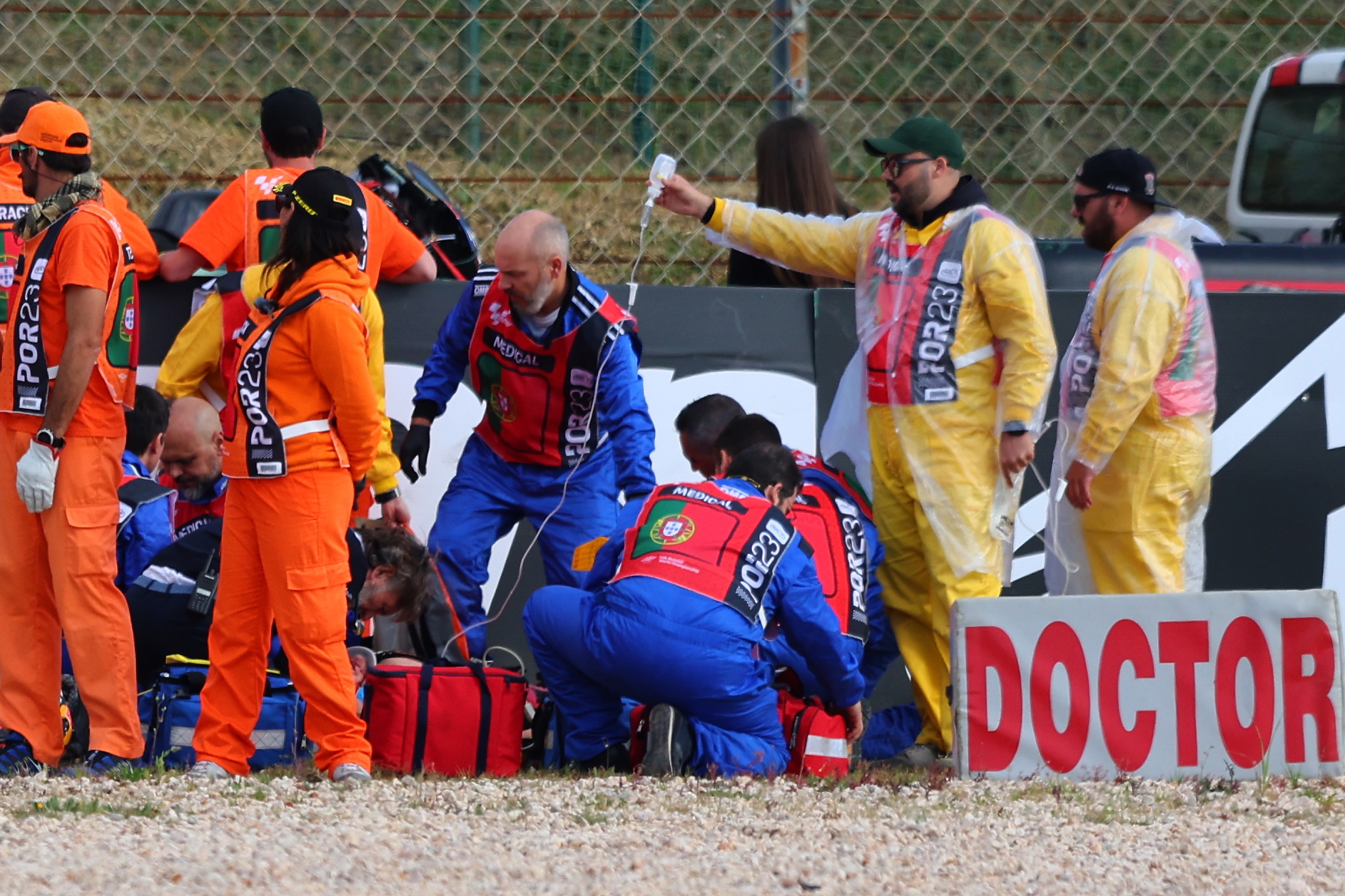 Video: terrible accidente de Pol Espargaró en la Moto GP preocupa en España