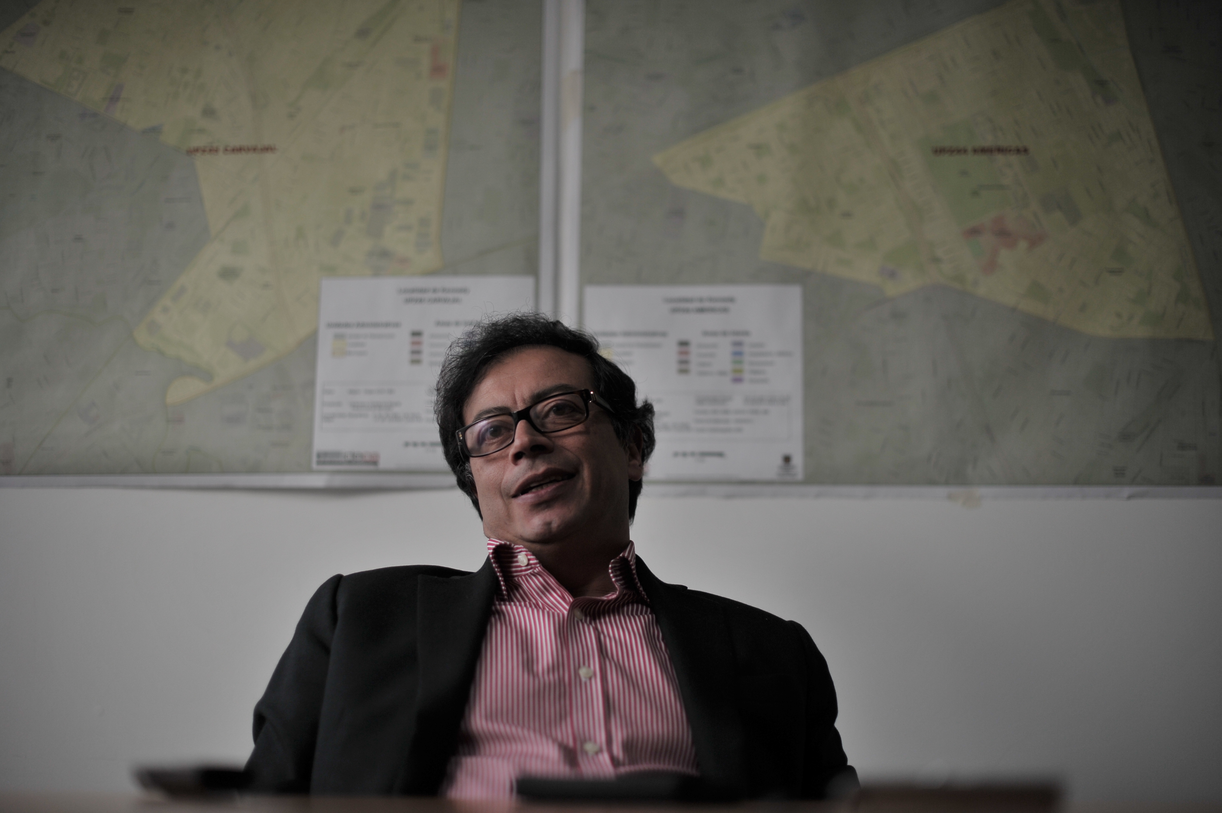 Petro, primero en la intención de voto en encuesta Invamer